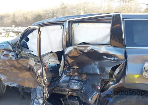 2018 Toyota Highlander Le Plus из США, поврежденный, VIN 5TDBZRFH6JS821067